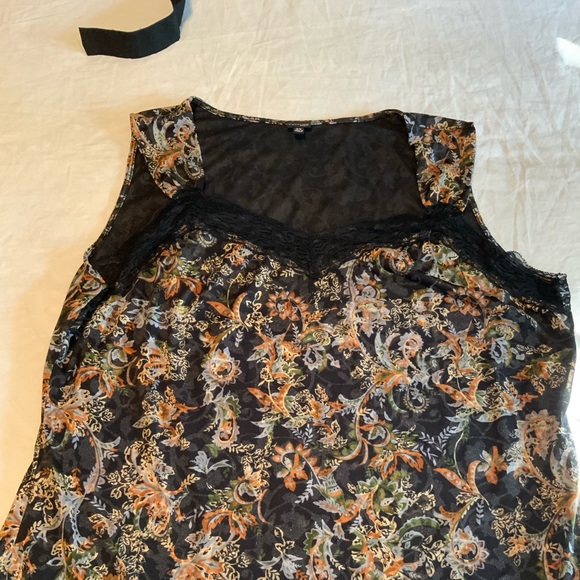 Sleeveless blouse - Picture 4 of 4